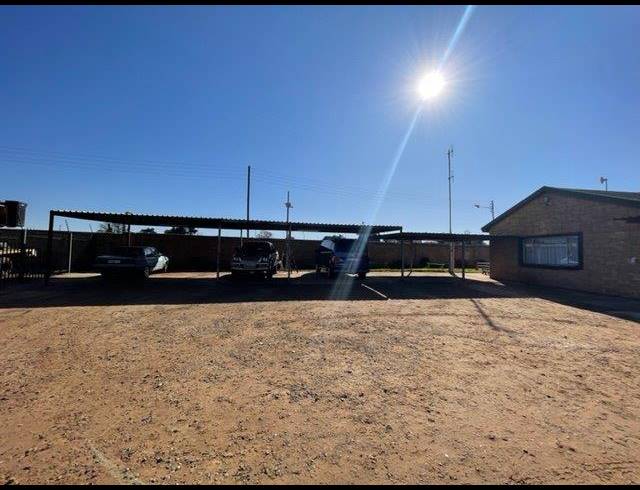 4 BEDROOM HOUSE FOR SALE IN RANDFONTEIN SOUTH